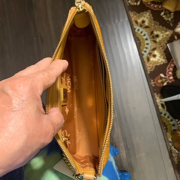 MCM Brown Leather Crossbody Bag with Gold Chain - Picture 4 of 5